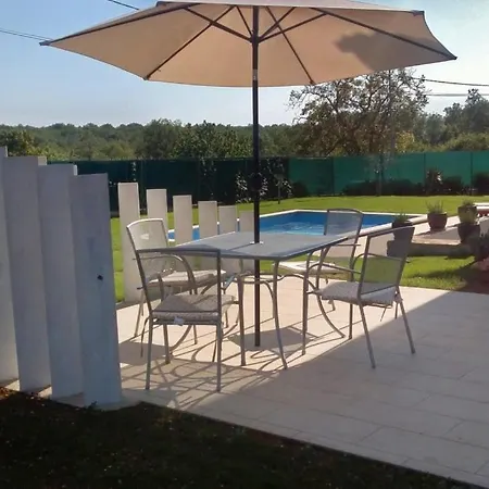 With A Swimming Pool Fiorini, Novigrad - 7047 Apartament *