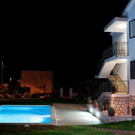 With A Swimming Pool Fiorini, Novigrad - 7047 Apartman *