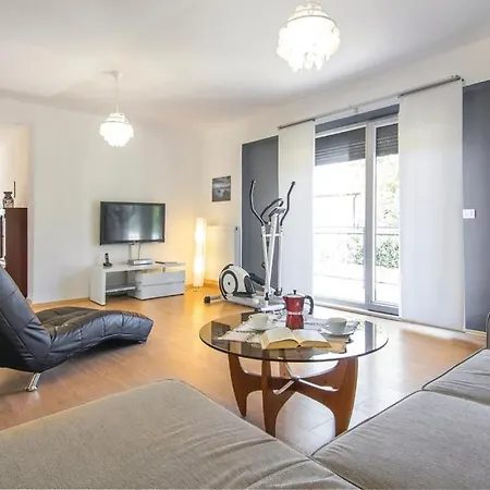Apartament With A Swimming Pool Fiorini, Novigrad - 7047 Brtonigla