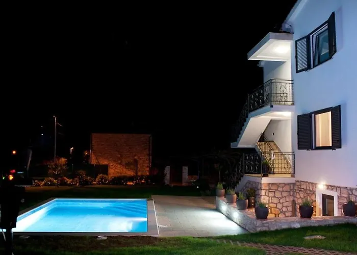 With A Swimming Pool Fiorini, Novigrad - 7047 Apartman *