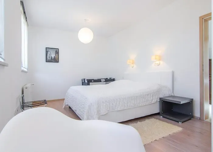 With A Swimming Pool Fiorini, Novigrad - 7047 Apartman