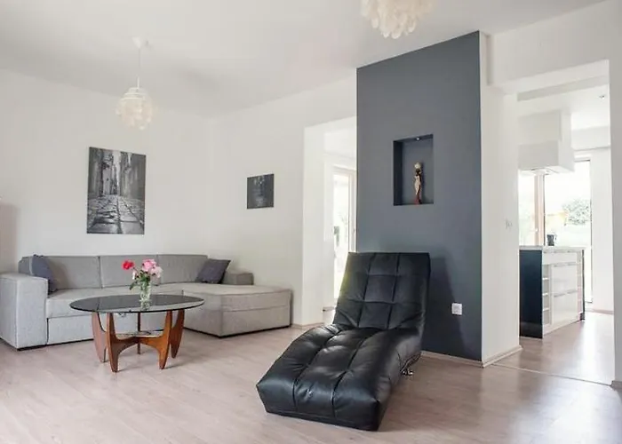 With A Swimming Pool Fiorini, Novigrad - 7047 Apartman *