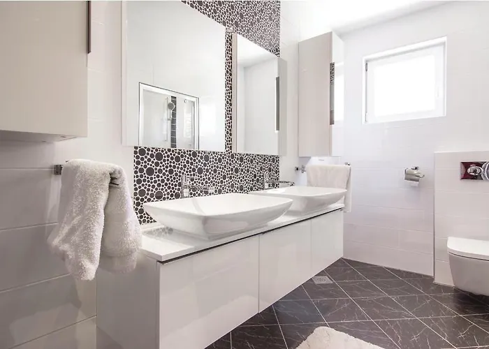 With A Swimming Pool Fiorini, Novigrad - 7047 Apartman