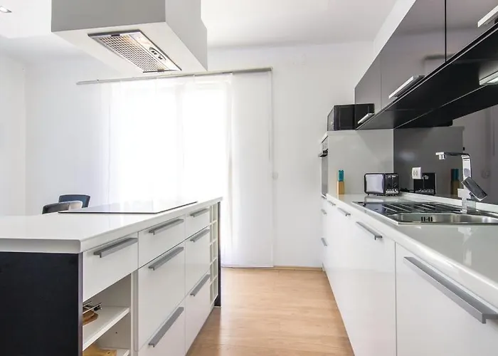 With A Swimming Pool Fiorini, Novigrad - 7047 Apartman *